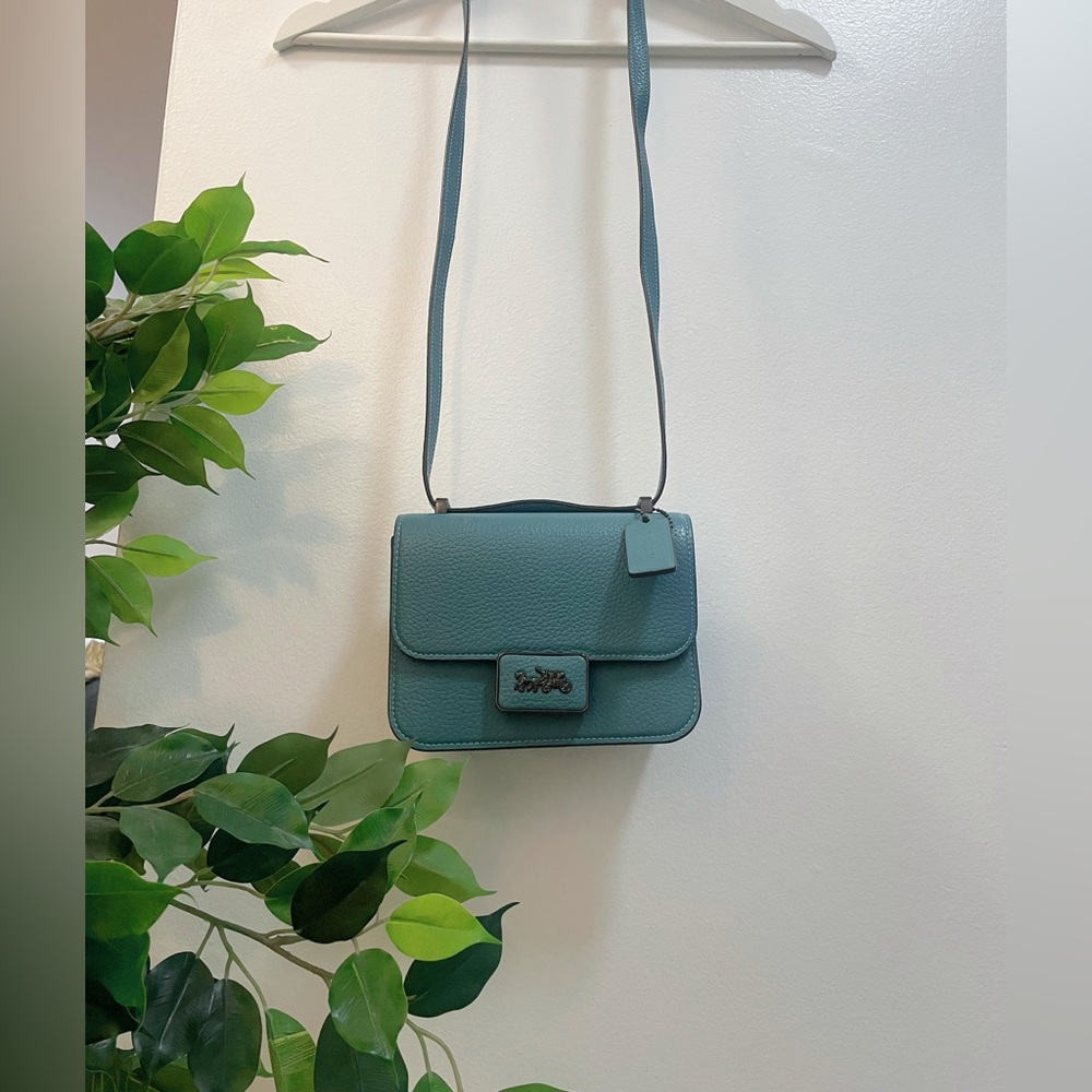 Coach Teal Blue Crossbody Bag with Adjustable Strap and Flap Closure - Picture 3 of 6